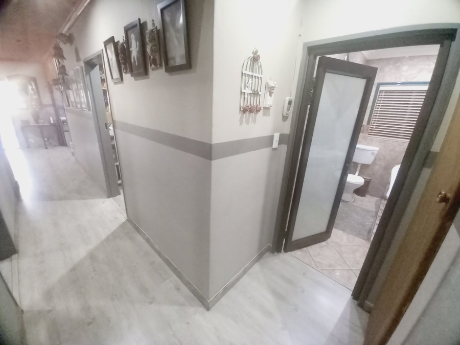5 Bedroom Property for Sale in Vaalpark Free State